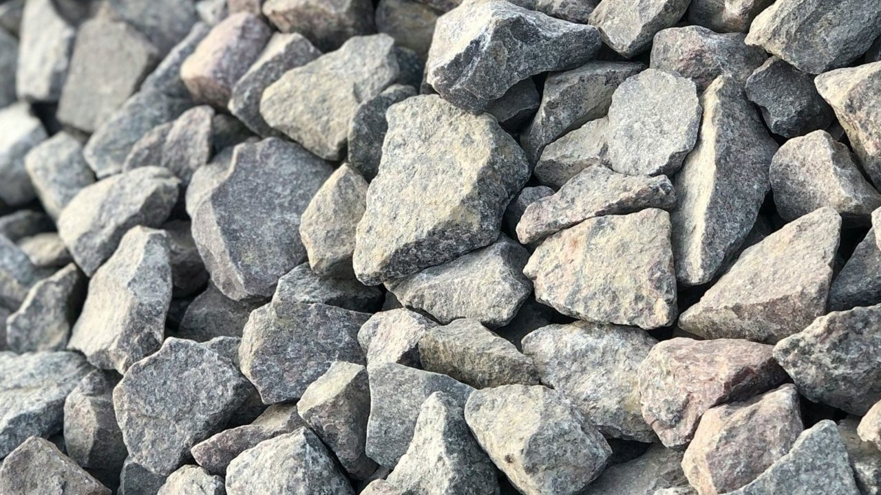 Recycled and quarried aggregates